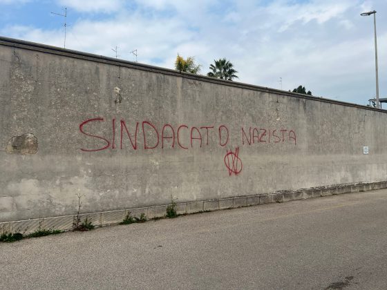 Scritte “No Vax” sulla sede della Cgil di Lecce, il sindacato: “Non ci faremo intimidire”. Indaga la Digos - Corriere Salentino