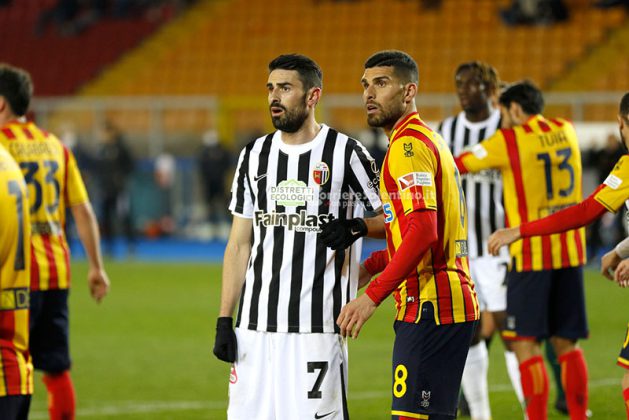 Rodriguez e Coda regalano al Lecce la vetta solitaria: 3-1 contro un Ascoli mai domo - Corriere Salentino