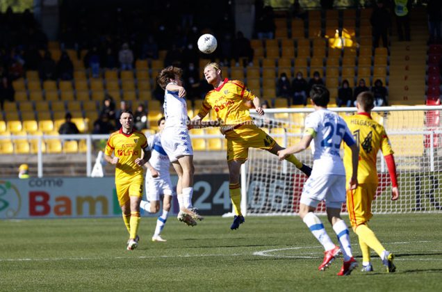 Al Lecce non basta una prodezza di Strefezza: il big match contro il Brescia termina 1 a 1 - Corriere Salentino