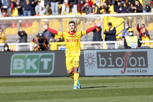 Al Lecce non basta una prodezza di Strefezza: il big match contro il Brescia termina 1 a 1 - Corriere Salentino