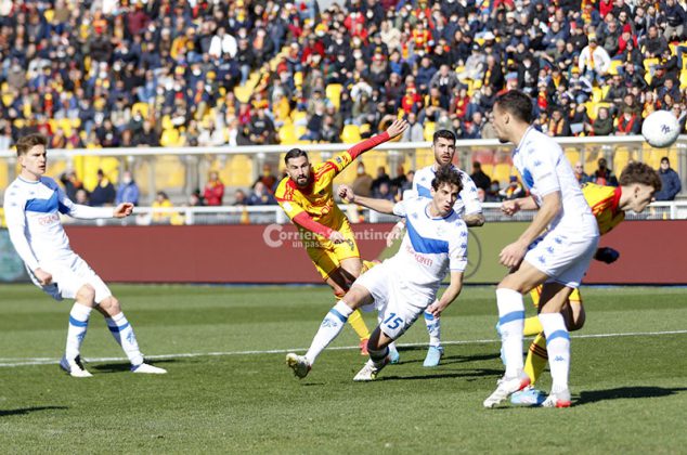 Al Lecce non basta una prodezza di Strefezza: il big match contro il Brescia termina 1 a 1 - Corriere Salentino