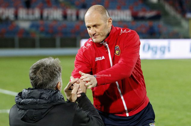 Il Lecce parte bene, ma poi è costretto ad inseguire: a Cosenza è solo 2 a 2 - Corriere Salentino