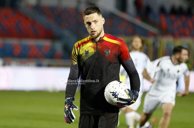 Il Lecce parte bene, ma poi è costretto ad inseguire: a Cosenza è solo 2 a 2 - Corriere Salentino