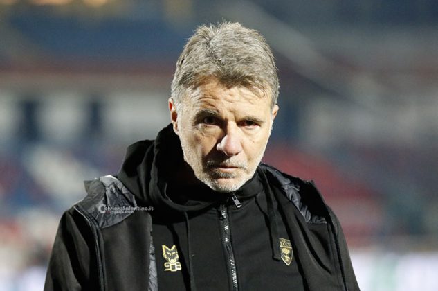 Il Lecce parte bene, ma poi è costretto ad inseguire: a Cosenza è solo 2 a 2 - Corriere Salentino