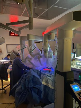 Oggi i primi interventi con il robot da Vinci Xi nel nuovo blocco operatorio del DEA Fazzi - Corriere Salentino