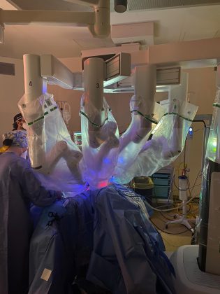 Oggi i primi interventi con il robot da Vinci Xi nel nuovo blocco operatorio del DEA Fazzi - Corriere Salentino