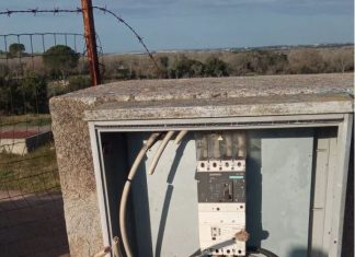 Tentano il furto di cavi in rame, arriva la vigilanza e i ladri scappano: sequestrati cesoie e attrezzi da scasso