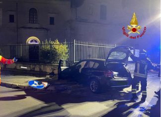 Con l’auto contro il muro della Chiesa dell’Idria: 40enne in Rianimazione, positivo ad alcol e droghe