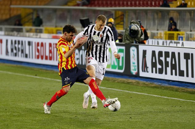 Rodriguez e Coda regalano al Lecce la vetta solitaria: 3-1 contro un Ascoli mai domo - Corriere Salentino