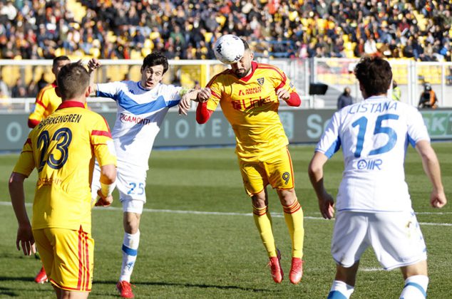 Al Lecce non basta una prodezza di Strefezza: il big match contro il Brescia termina 1 a 1 - Corriere Salentino