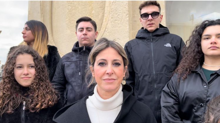 “Portalo a spalla”, il video dei The Lesionati contro l’abbandono dei rifiuti - Corriere Salentino
