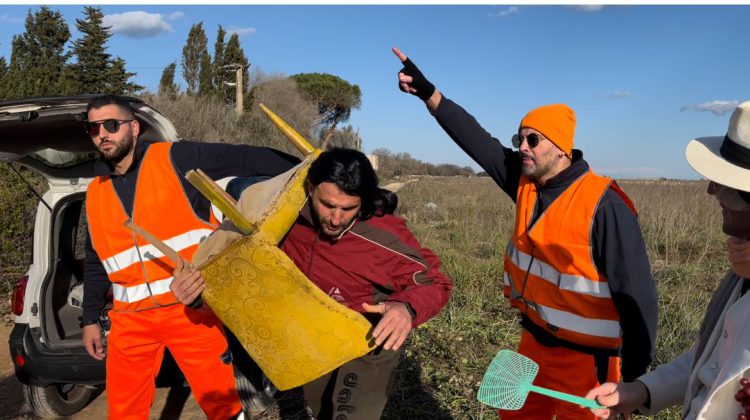 “Portalo a spalla”, il video dei The Lesionati contro l’abbandono dei rifiuti - Corriere Salentino