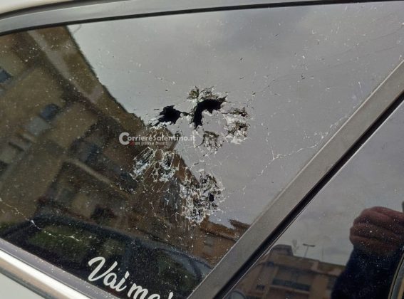 Spari nel basso Salento: pistolettate e fucilate contro l'auto di un giovane incensurato - Corriere Salentino