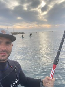 Gli amanti del SUP si sono ritrovati a Gallipoli per la pace, tra il mare, la sabbia e la libertà - Corriere Salentino