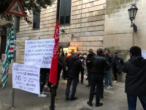 Appalto pulizie sui treni, fumata nera dalla Prefettura Trenitalia non si presenta, lavoratori in stato di agitazione - Corriere Salentino