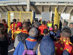 Tutti pazzi per Hjulmand. Tifosi fuori dallo stadio per un selfie: “Lascia perdere la Juve” - Corriere Salentino