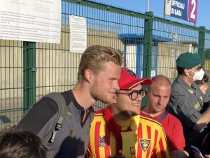 Tutti pazzi per Hjulmand. Tifosi fuori dallo stadio per un selfie: “Lascia perdere la Juve” - Corriere Salentino