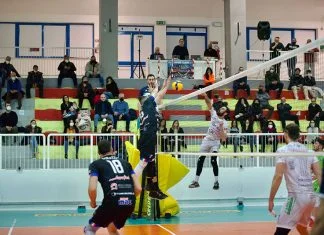 Galatina bella a metà illude i tifosi, poi Lecce ribalta la gara al tie break