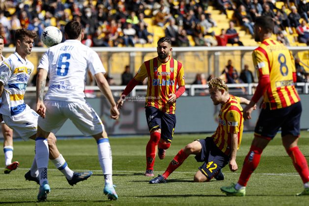 Il Lecce torna a vincere e rivede la A diretta: Coda fa 100 in serie B e regala 3 punti ai giallorossi - Corriere Salentino