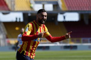 Le pagelle dei giallorossi: Tuia elegante ed efficace; Hjulmand è il padrone della mediana; Coda 100 e lode per un bomber di valore assoluto - Corriere Salentino