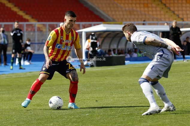 Un gol di Helgason regala al Lecce la terza vittoria di fila: un altro passo verso la A - Corriere Salentino