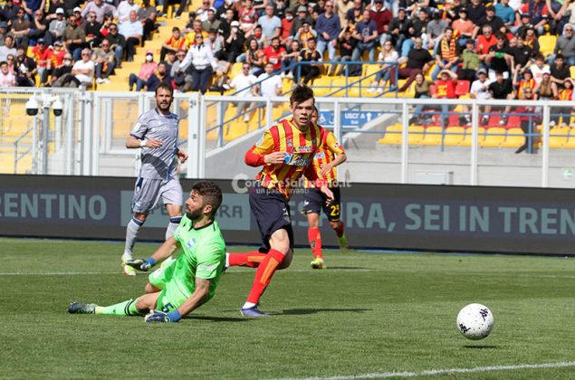 Un gol di Helgason regala al Lecce la terza vittoria di fila: un altro passo verso la A - Corriere Salentino