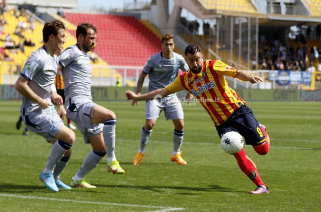 Un gol di Helgason regala al Lecce la terza vittoria di fila: un altro passo verso la A - Corriere Salentino