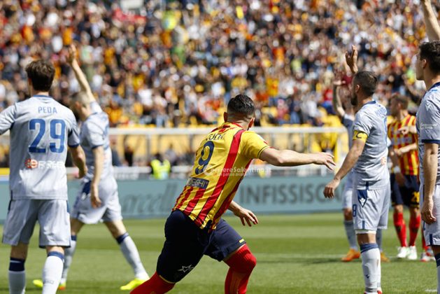 Un gol di Helgason regala al Lecce la terza vittoria di fila: un altro passo verso la A - Corriere Salentino