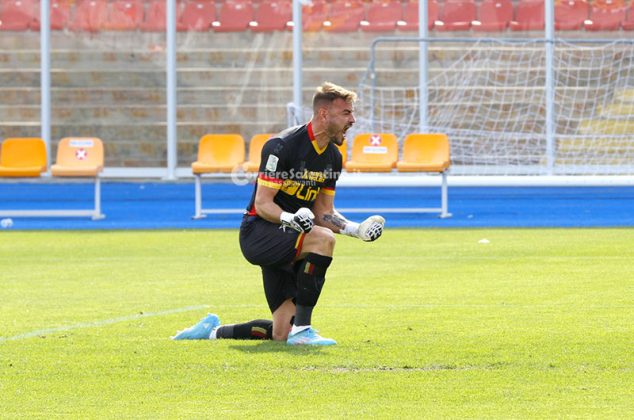 Un gol di Helgason regala al Lecce la terza vittoria di fila: un altro passo verso la A - Corriere Salentino