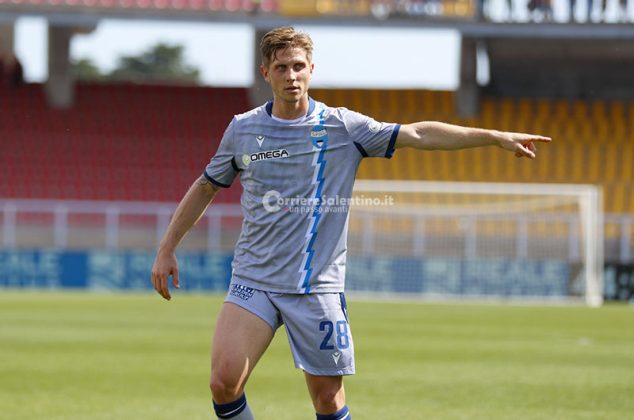 Un gol di Helgason regala al Lecce la terza vittoria di fila: un altro passo verso la A - Corriere Salentino