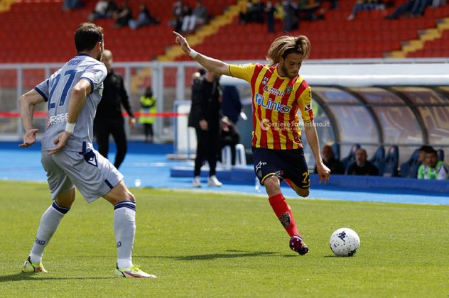 Un gol di Helgason regala al Lecce la terza vittoria di fila: un altro passo verso la A - Corriere Salentino