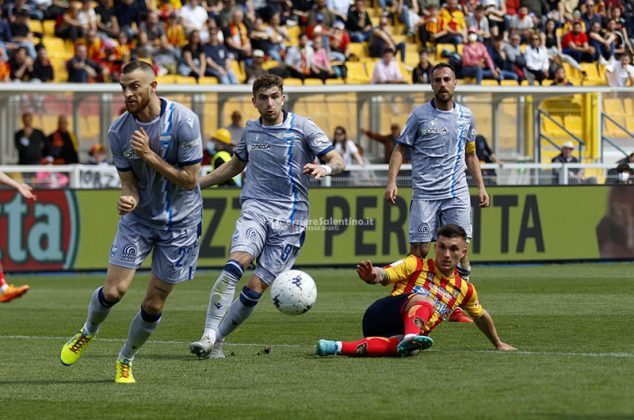 Un gol di Helgason regala al Lecce la terza vittoria di fila: un altro passo verso la A - Corriere Salentino