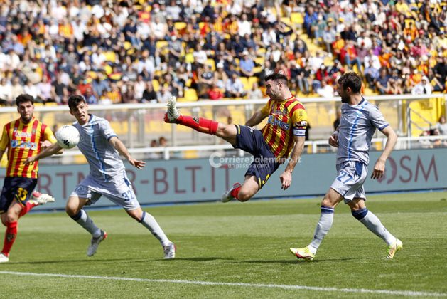 Un gol di Helgason regala al Lecce la terza vittoria di fila: un altro passo verso la A - Corriere Salentino