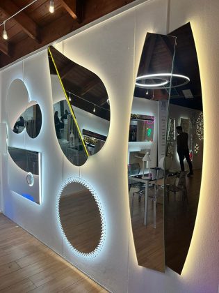 LecceArredo, inaugurata la 32esima edizione a Miggiano: dopo due anni di stop, la manifestazione riporta le novità del settore dal vivo - Corriere Salentino