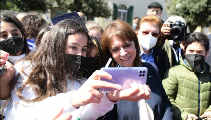 La storica prima visita presidente ellenica del Salento e la cittadinanza onoraria della Grecìa Salentina - Corriere Salentino