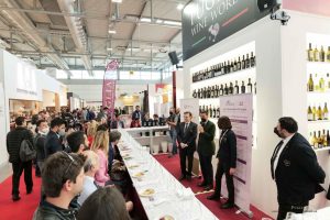 Si chiude la 54esima edizione del Vinitaly 2022, Pentassuglia: "Bilancio positivo, siamo la regione dei grandi numeri" - Corriere Salentino