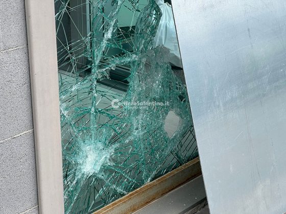 Notte di razzie al centro commerciale, ripuliti quattro negozi - Corriere Salentino