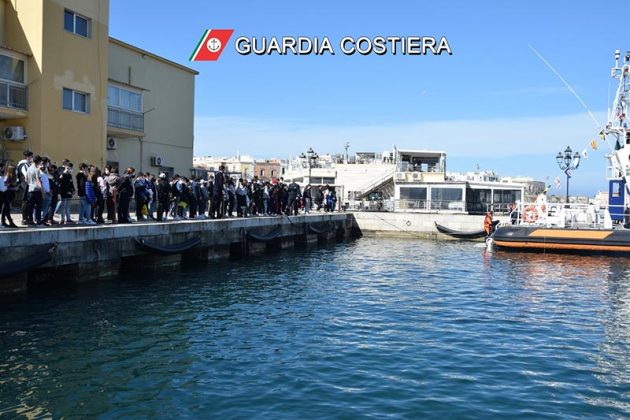 Per la Giornata del Mare, numerose le iniziative della Guardia Costiera di Gallipoli - Corriere Salentino