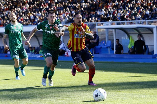 Il Lecce batte il Pisa e stacca un biglietto per la serie A: 2 a 0 davanti ad un Via del Mare in festa - Corriere Salentino