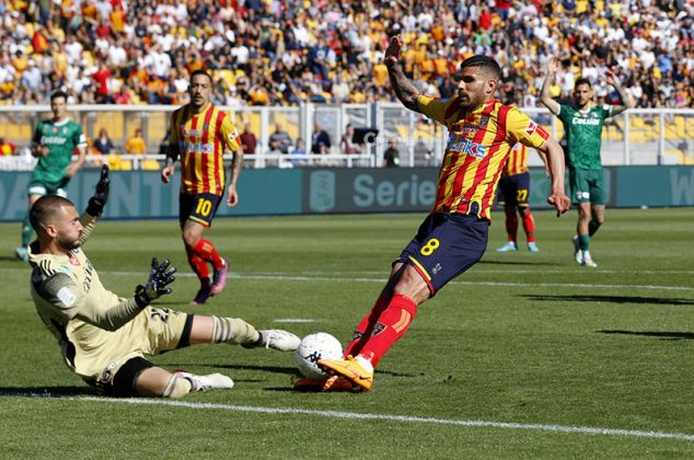 Il Lecce batte il Pisa e stacca un biglietto per la serie A: 2 a 0 davanti ad un Via del Mare in festa - Corriere Salentino