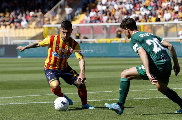 Il Lecce batte il Pisa e stacca un biglietto per la serie A: 2 a 0 davanti ad un Via del Mare in festa - Corriere Salentino