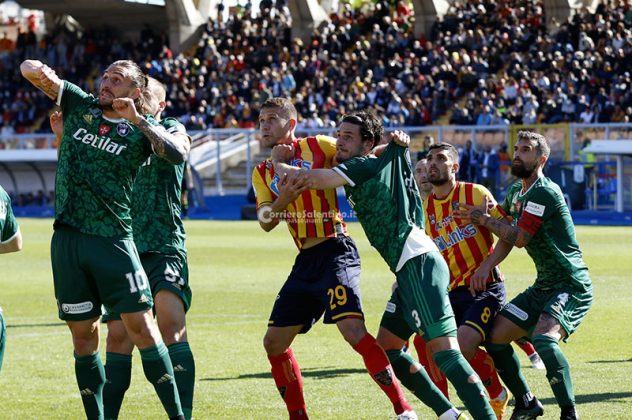 Il Lecce batte il Pisa e stacca un biglietto per la serie A: 2 a 0 davanti ad un Via del Mare in festa - Corriere Salentino