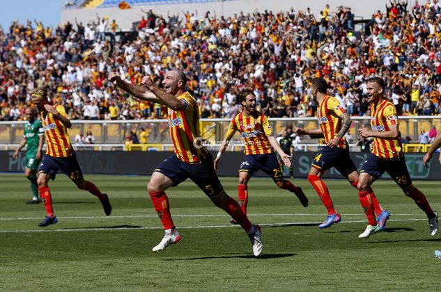 Il Lecce batte il Pisa e stacca un biglietto per la serie A: 2 a 0 davanti ad un Via del Mare in festa - Corriere Salentino