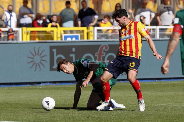 Il Lecce batte il Pisa e stacca un biglietto per la serie A: 2 a 0 davanti ad un Via del Mare in festa - Corriere Salentino