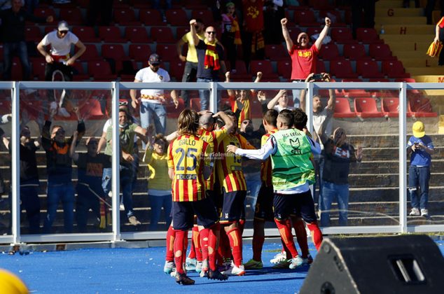 Il Lecce batte il Pisa e stacca un biglietto per la serie A: 2 a 0 davanti ad un Via del Mare in festa - Corriere Salentino