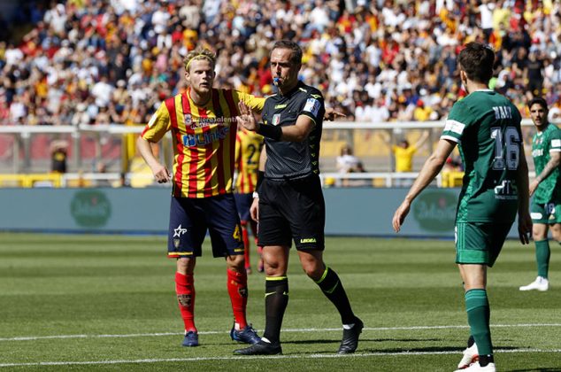 Il Lecce batte il Pisa e stacca un biglietto per la serie A: 2 a 0 davanti ad un Via del Mare in festa - Corriere Salentino