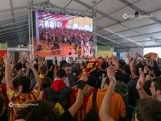 Dal sogno giallorosso all’incubo in pochi minuti. La delusione del PalaFiere per un autentico regalo al Vicenza - Corriere Salentino