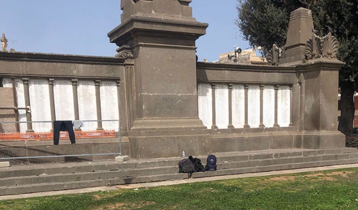 Monumento dei caduti, MRS Lecce: "Dopo venti giorni dalla denuncia e dal sit-in del MRS nulla è mutato" - Corriere Salentino