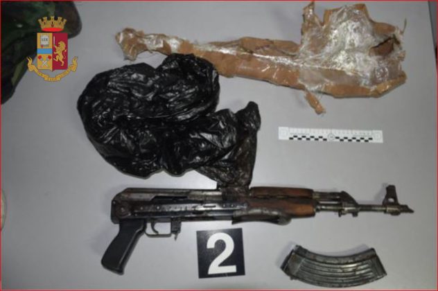 Spaccio di droga ed estorsioni agli ambulanti durante la festa di Sant'Oronzo ed altri eventi: 17 arresti - Corriere Salentino