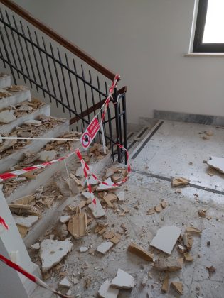 Cede il soffitto della residenza universitaria De Giorgi, la protesta degli studenti UDU - Corriere Salentino